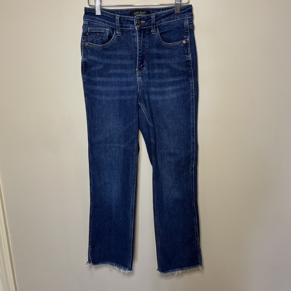 Judy Blue Jeans Cropped Straight Leg Raw Hem 3/26‎ Medium Wash